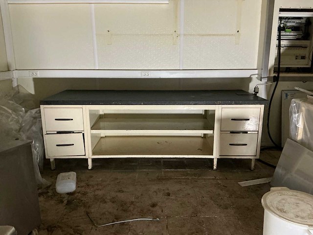 Werktafel - afbeelding 1 van  3