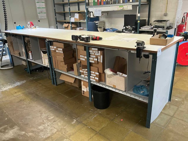 Werktafel - afbeelding 1 van  4