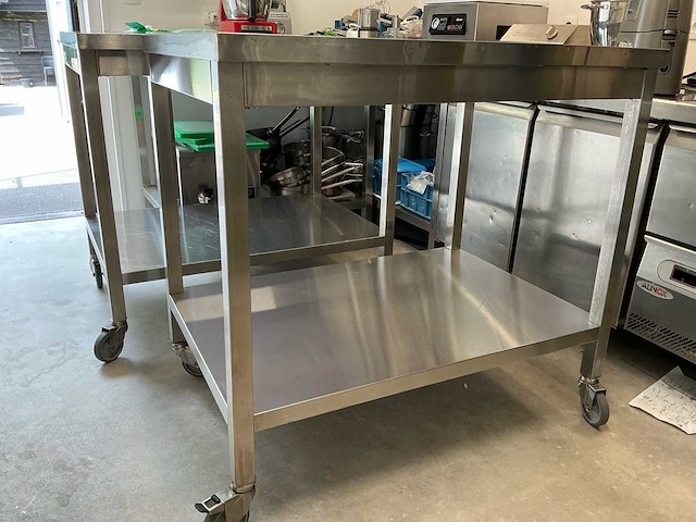Werktafels rvs horeca met en zonder wielen (4x) - afbeelding 1 van  6