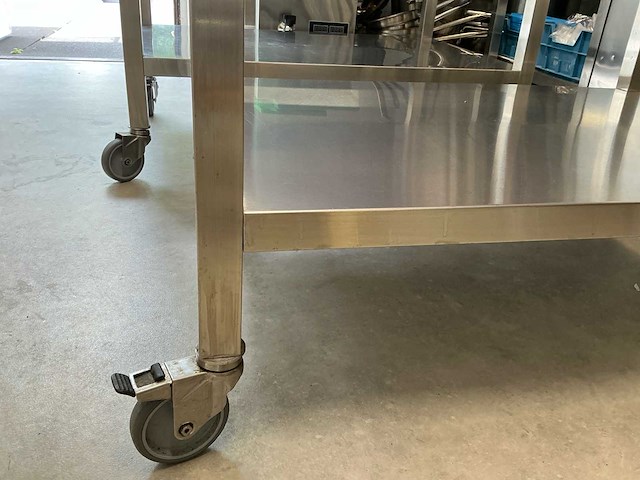 Werktafels rvs horeca met en zonder wielen (4x) - afbeelding 5 van  6