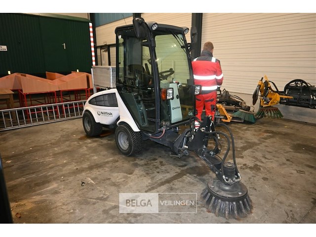 Werktuigdrager - afbeelding 1 van  15