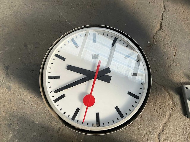 Westerstand stationsklok - afbeelding 2 van  3