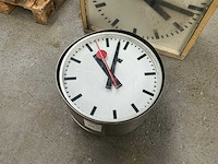 Westerstrand ronde stationsklok - afbeelding 1 van  4