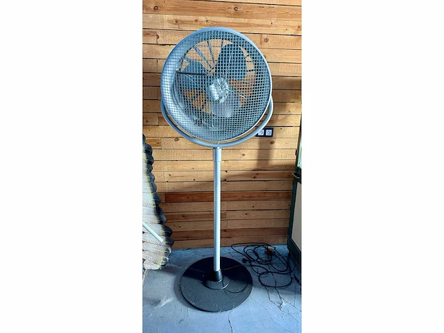 Westinghouse amerikaanse voetstukventilator uit de jaren 50 - afbeelding 1 van  5