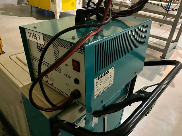 Wetrok kerwit 5000 e straatveegmachine - afbeelding 2 van  11