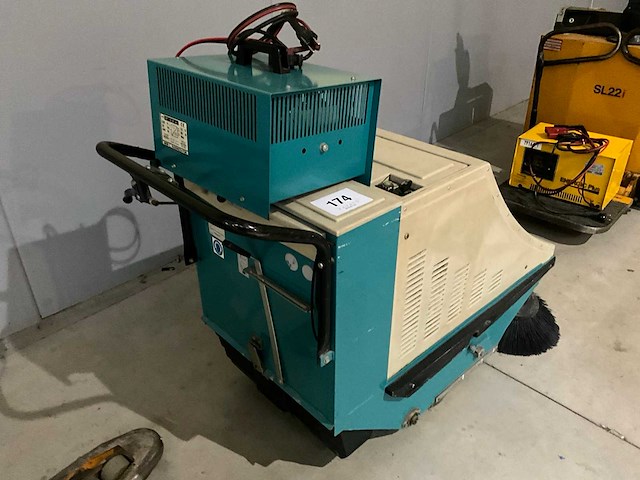 Wetrok kerwit 5000 e straatveegmachine - afbeelding 5 van  11