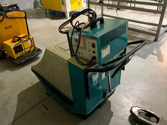 Wetrok kerwit 5000 e straatveegmachine - afbeelding 7 van  11