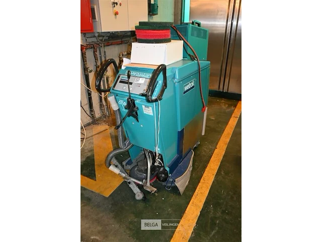 Wetrok poetsmachine met lader - afbeelding 1 van  9