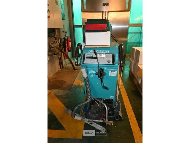 Wetrok poetsmachine met lader - afbeelding 3 van  9