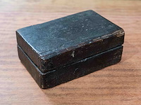 Wetsteen in houten doosje - afbeelding 1 van  2