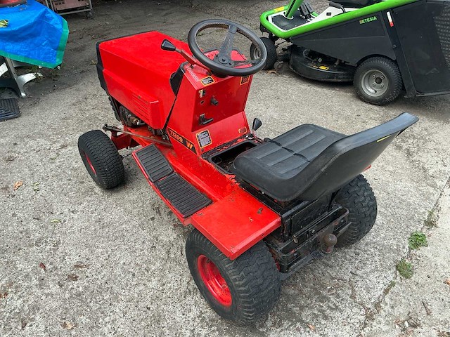 Wheel horse 1120 minitractor - afbeelding 4 van  10