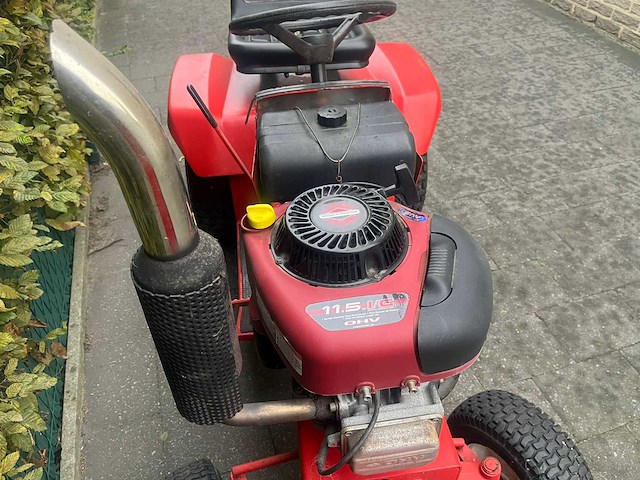 Wheel horse zitmaaier - afbeelding 8 van  9