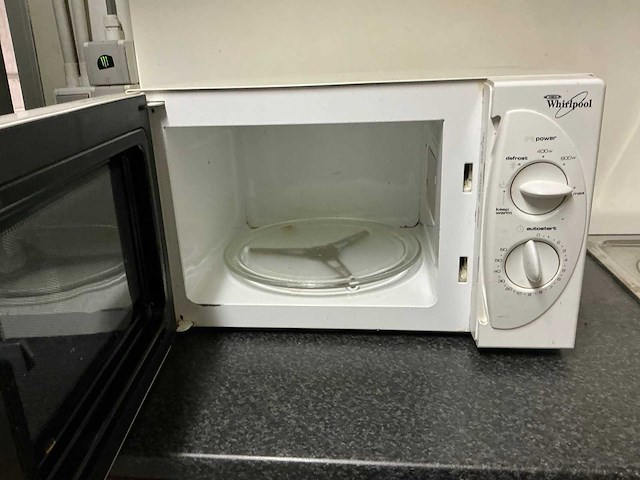 Whirlpool avm541/1/wp/wh microgolfoven en keukentoebehoren - afbeelding 3 van  10