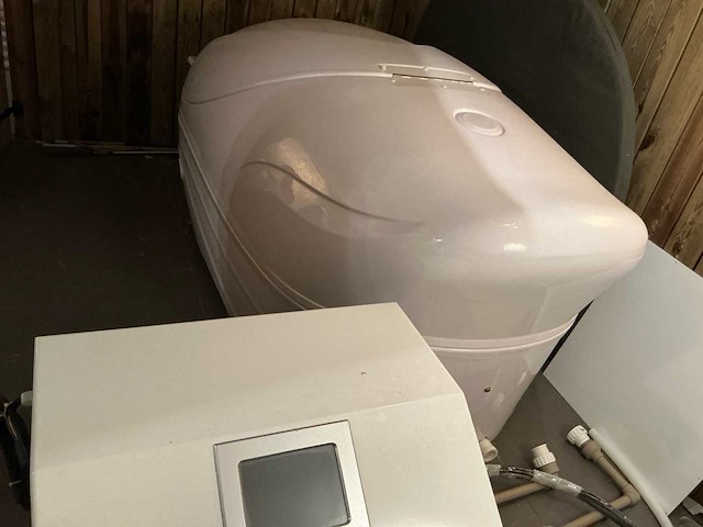 Whirlpool floating tank - afbeelding 12 van  12