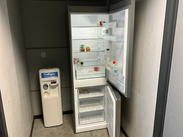 Whirlpool koelkast (eerste verdiep) - afbeelding 2 van  3