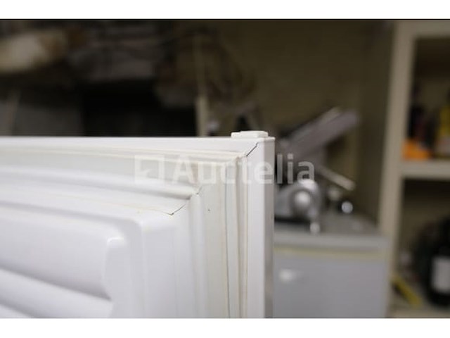 Whirlpool rechtopstaande vriezer - afbeelding 1 van  6