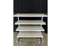 White mobile retail shelving - shop racking - afbeelding 1 van  4