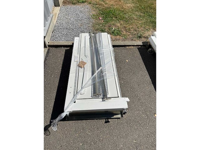 White mobile retail shelving - shop racking - afbeelding 2 van  4