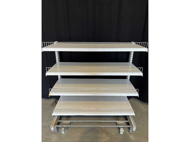 White mobile retail shelving - shop racking - afbeelding 1 van  4
