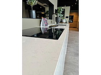 White tinta kitchen - afbeelding 2 van  4