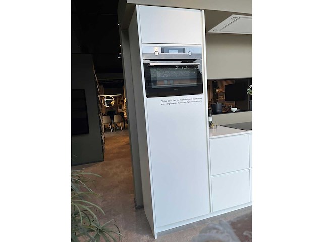 White tinta kitchen - afbeelding 3 van  4