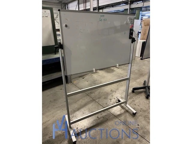Whiteboard - afbeelding 1 van  1