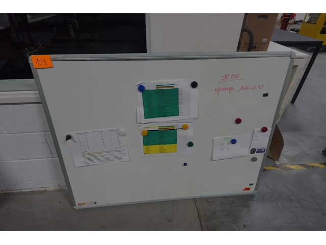Whiteboard - afbeelding 1 van  1
