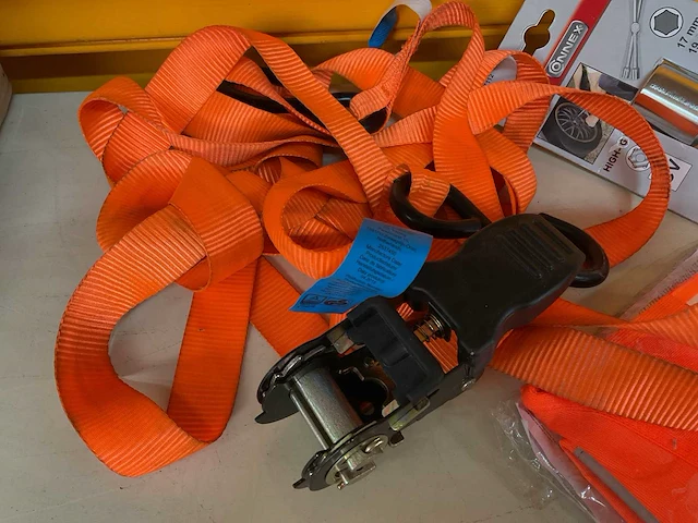 Wiel sleutel en snelspan riem en vestje - afbeelding 2 van  6