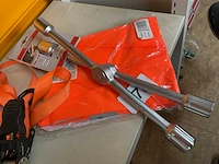 Wiel sleutel en snelspan riem en vestje - afbeelding 6 van  6