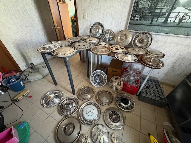 Wieldeksels oldtimers partij - parts (32x) - afbeelding 1 van  9