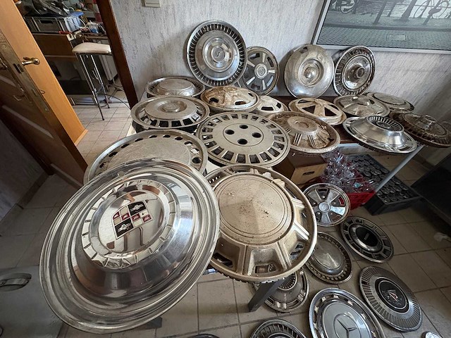 Wieldeksels oldtimers partij - parts (32x) - afbeelding 6 van  9