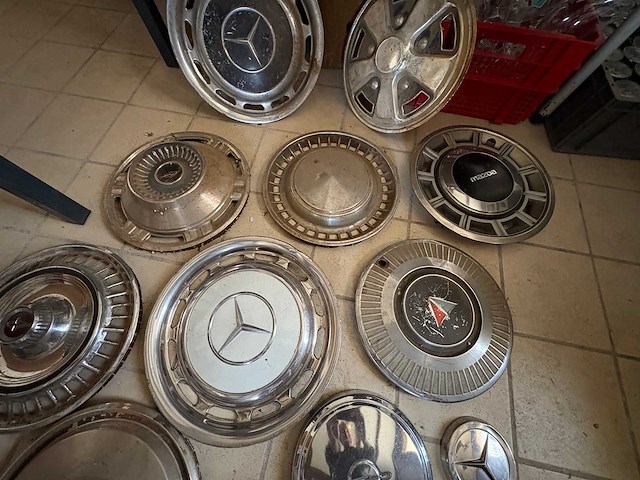 Wieldeksels oldtimers partij - parts (32x) - afbeelding 4 van  4