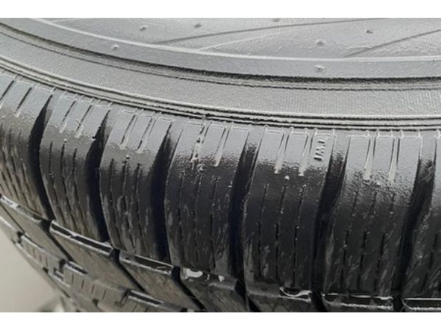 Wielen 4 stuks pirelli - afbeelding 5 van  5