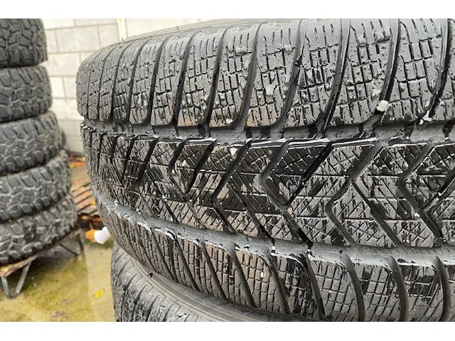 Wielen 4 stuks pirelli - afbeelding 4 van  4
