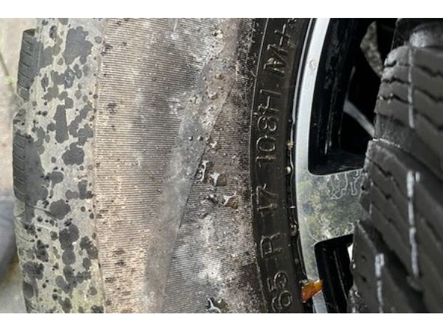 Wielen 4 stuks waaronder michelin en vredestein - afbeelding 2 van  3