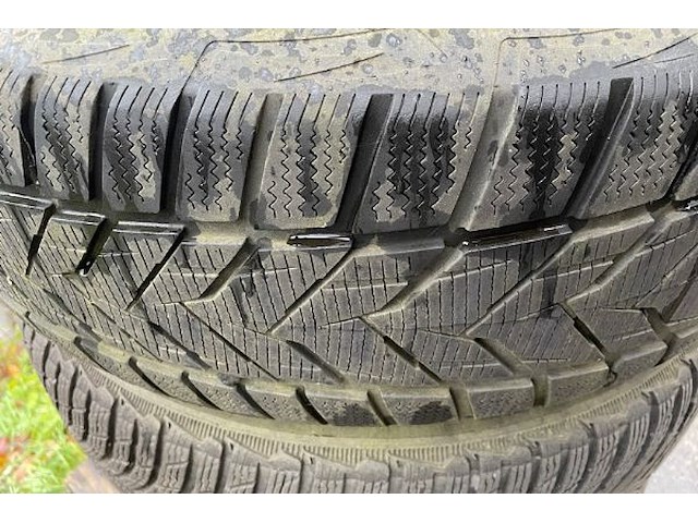 Wielen 4 stuks waaronder michelin en vredestein - afbeelding 3 van  3