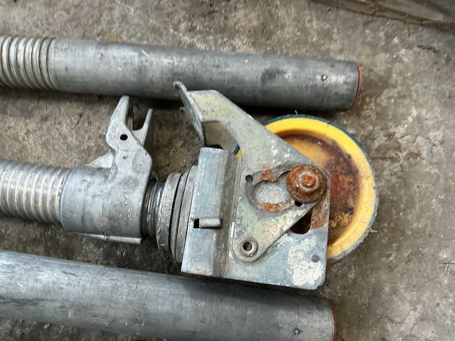 Wielen voor rolsteiger (4x) - afbeelding 3 van  4