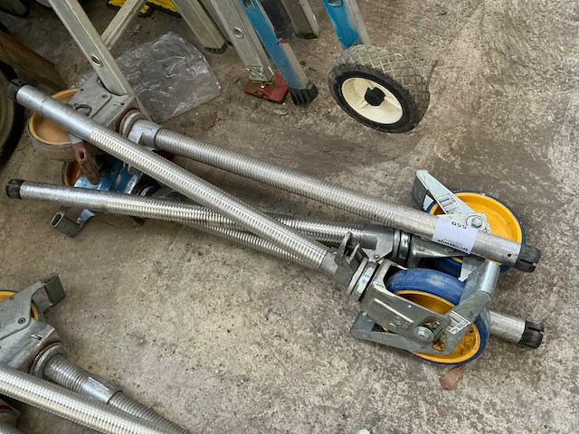 Wielen voor rolsteiger (4x) - afbeelding 1 van  4
