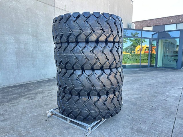 Wiellader banden 23.5-25 nieuw - afbeelding 1 van  1