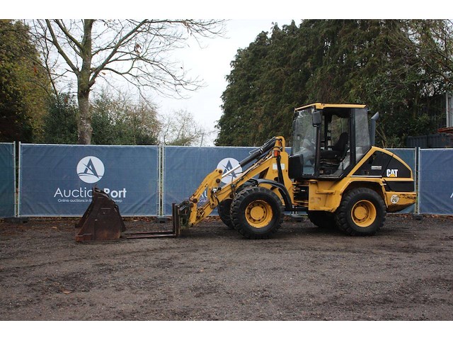 Wiellader caterpillar 908 diesel 61kw 2001 - afbeelding 1 van  1