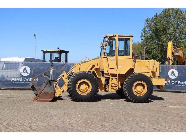 Wiellader caterpillar 930 diesel 74.6 kw1981 - afbeelding 1 van  1