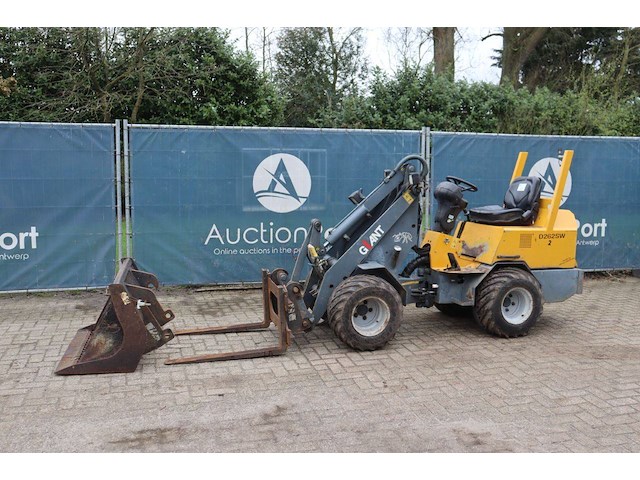Wiellader giant d262sw diesel 2006 - afbeelding 1 van  1