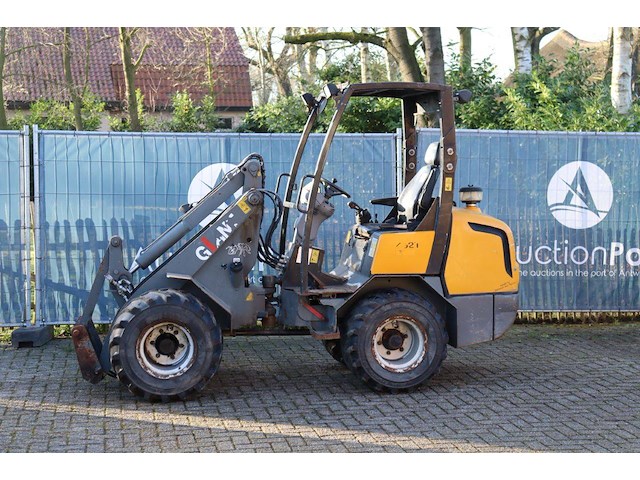 Wiellader giant v452t diesel 33kw 2011 (marge) - afbeelding 1 van  1
