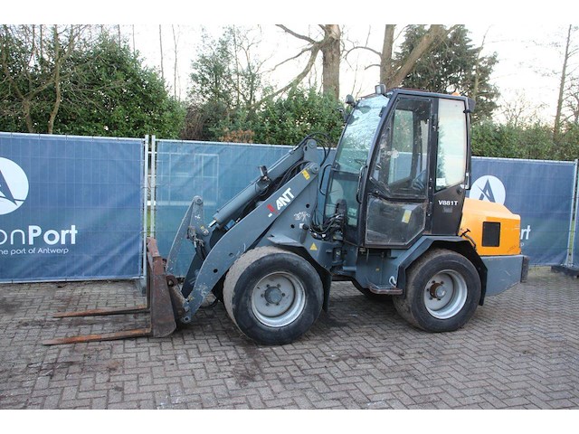 Wiellader giant v881t diesel 2012 - afbeelding 1 van  1