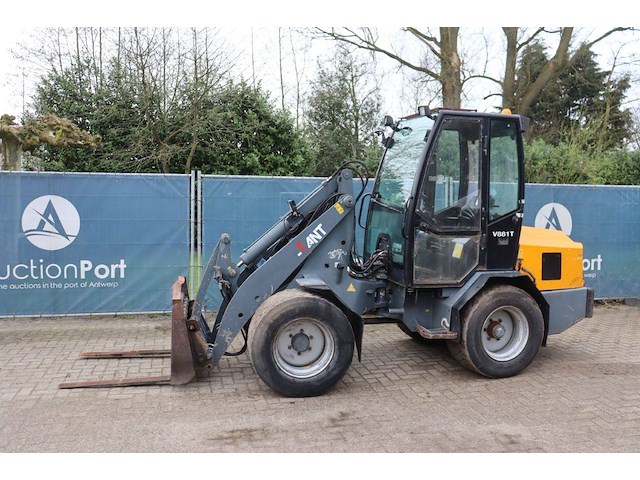 Wiellader giant v881t diesel 2012 - afbeelding 1 van  1