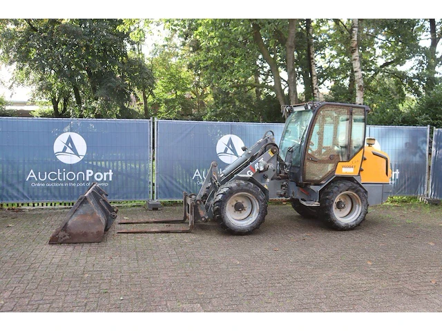 Wiellader giant/tobroco v6004t x-tra diesel 44kw 2011 - afbeelding 1 van  1