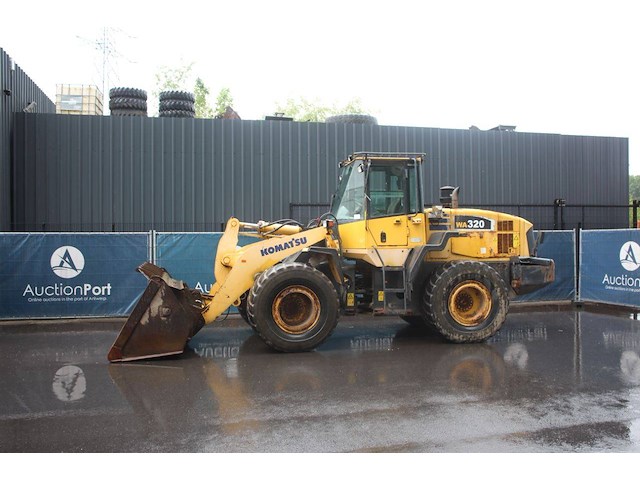 Wiellader komatsu wa320-5h diesel 124kw 2004 - afbeelding 1 van  1