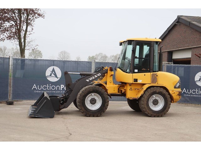 Wiellader volvo l32b-z diesel 49kw 2001 - afbeelding 1 van  1