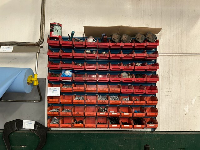 Wieltoebehoren in rekje - afbeelding 1 van  5