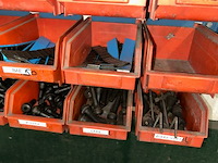 Wieltoebehoren in rekje - afbeelding 2 van  5